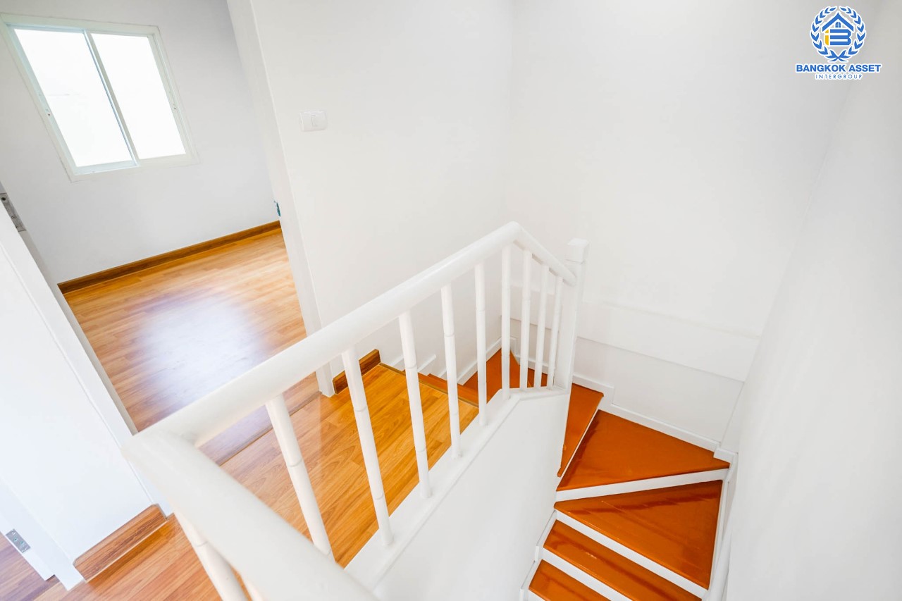 บ้านมือสองตกแต่งใหม่ ม.เปี่ยมสุข2 บางใหญ่-กาญจนาฯ (ซ.วัดพระนอน) หลังมุม หน้ากว้าง ดีไซน์ทันสมัย เนื้อที่ 21.7 ตร.ว. ฟังก์ชัน 3 ห้องนอน 2 ห้องน้ำ บนทำเลศักยภาพ เดินทางสะดวก เข้า-ออกได้หลายเส้นทาง ใกล้เซ็นทรัลเวสต์เกต และรถไฟฟ้า "สถานีตลาดบางใหญ่"...